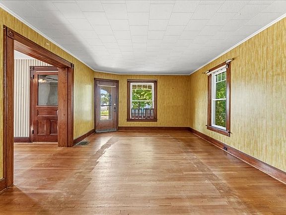 5th image of 1109 Broad St