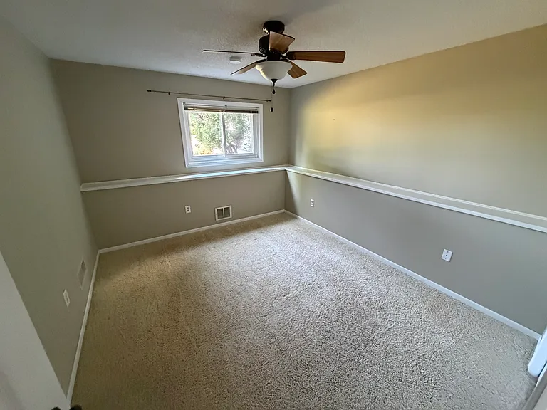 9502 Teakwood Ln N — Photo 23