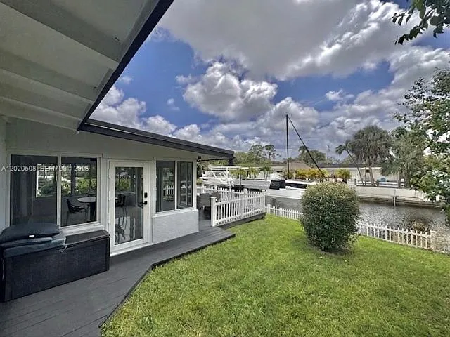 2430 Key Largo Ln — Photo 7