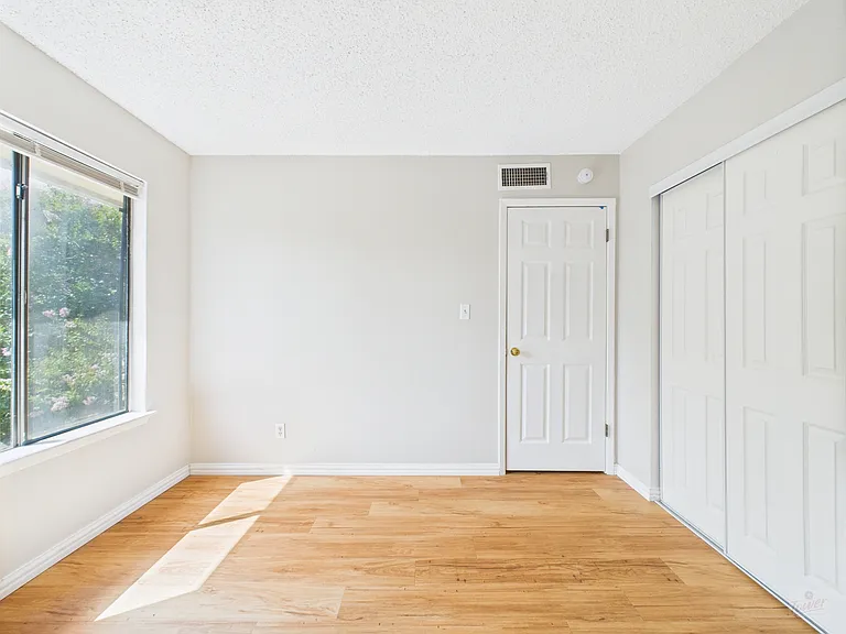 9520 Quail Village Ln — Photo 35
