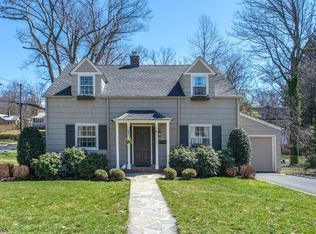 11 Manor Rd, Verona, NJ 07044