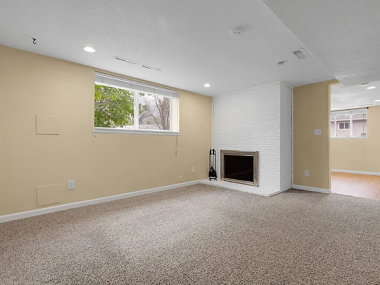 5454 S Elmwood St #5454 S ELMWOOD ST — Photo 15