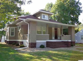 1427 N 6th St, Quincy, IL 62301