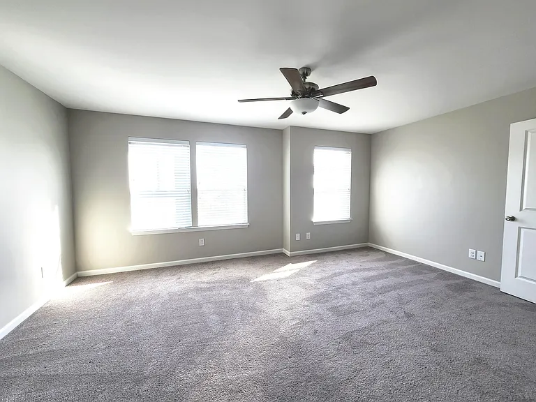 4925 Grace View Dr — Photo 11