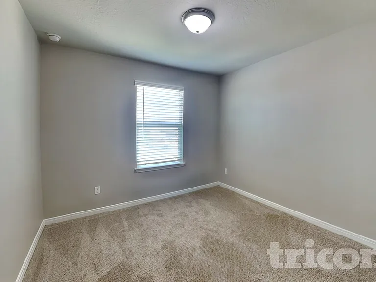 5802 Nyla Way — Photo 11