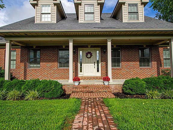 3rd image of 171 Colony Dr