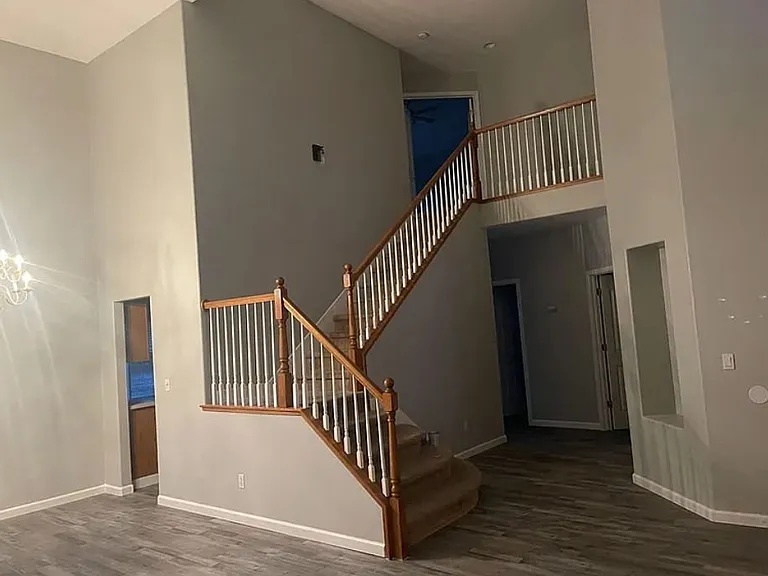 1437 Mayfield St — Photo 12