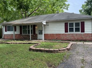 1425 SW Afton St, Topeka, KS 66611