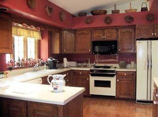 76 Pine Ridge Dr, Whispering Pines, NC 28327