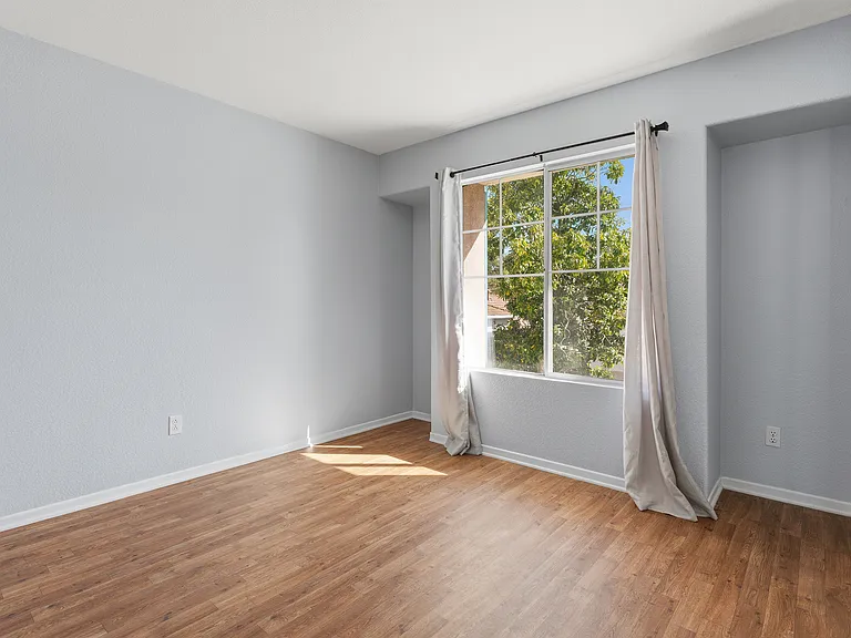 30845 Grenoble Ct — Photo 11