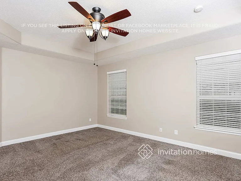 133 W Village Dr — Photo 9