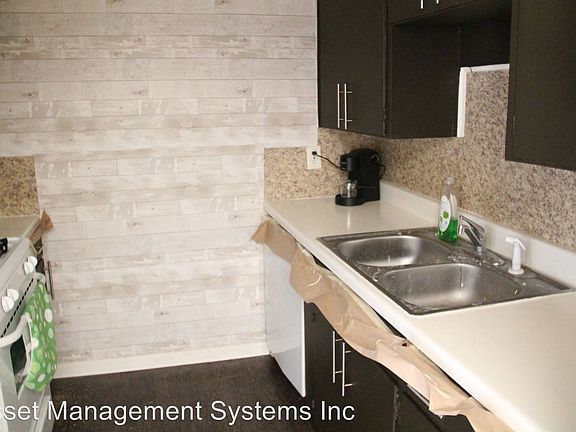 4th image of 2417 Louise St APT 8