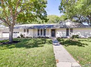 537 Balfour Dr, Windcrest, TX 78239