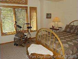 5th image of 2473 Deer Lake Dr #2473