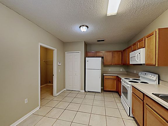 5th image of 1385 Burnley Ct