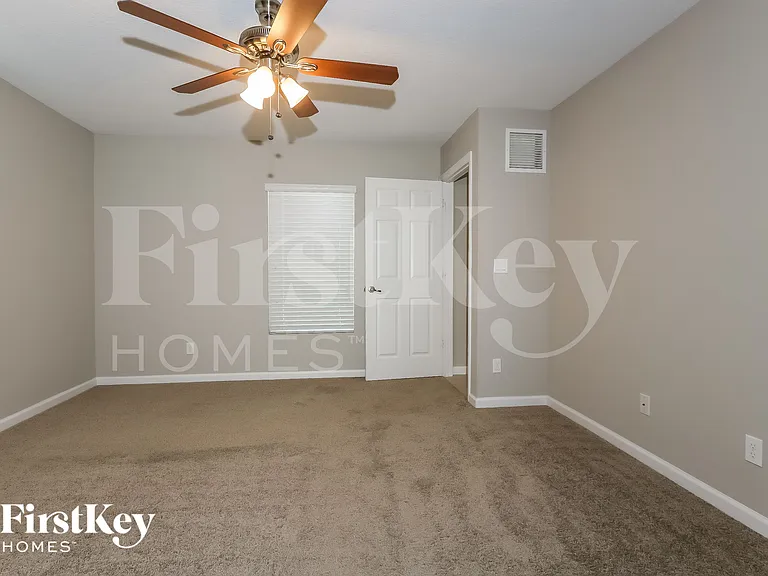 1426 SW Oriole Ln — Photo 8