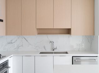 699 Whiting Way #2207, Coquitlam, BC