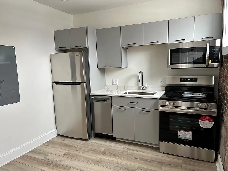 204 High St #3