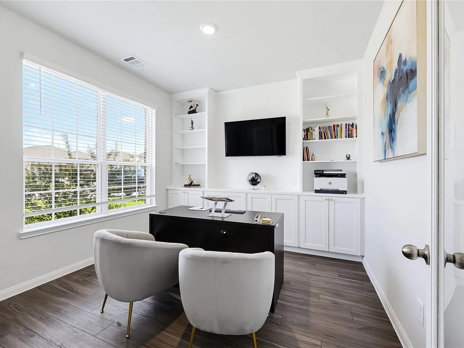 4 bed, 3.5 bath, 2727 sqft, $2,850 — Photo 3