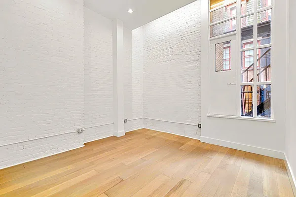 Rented by REAL New York | media 12