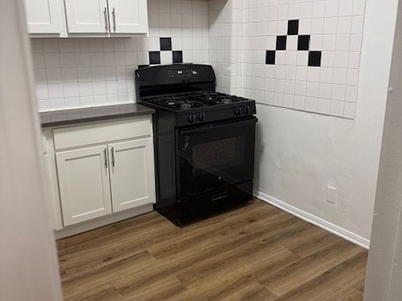 5th image of 15810 Van Aken Blvd APT 206