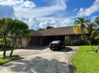 11701 SW 21st Ct, Davie, FL 33325