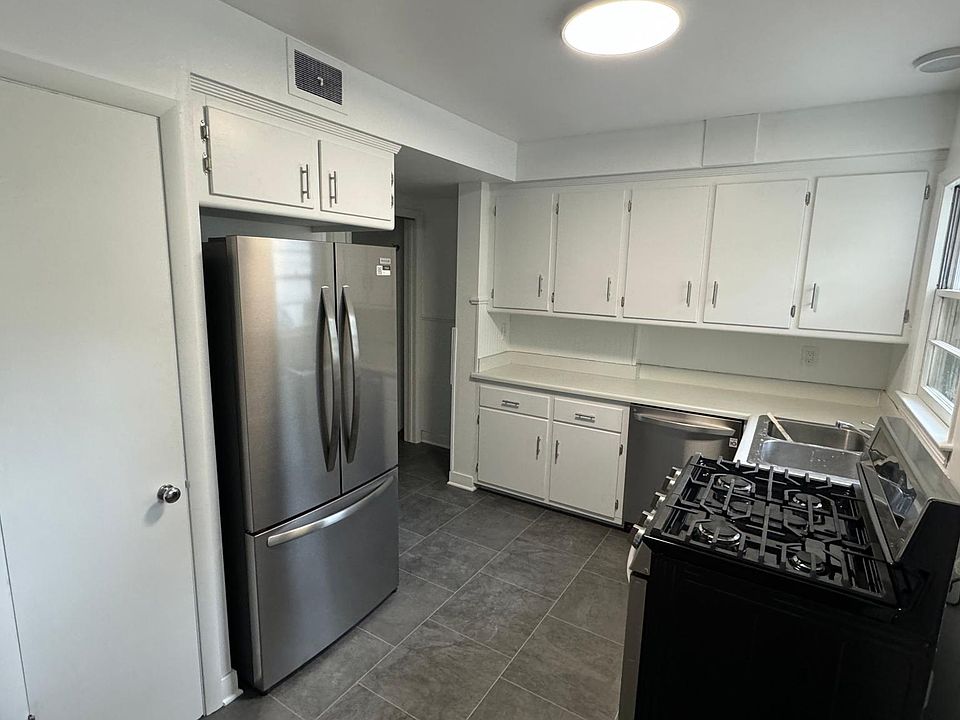 1st image of 7020 Milwaukee Ave