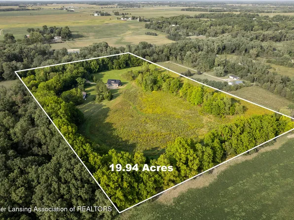 1750 Pinch Hwy, Charlotte, MI 48813