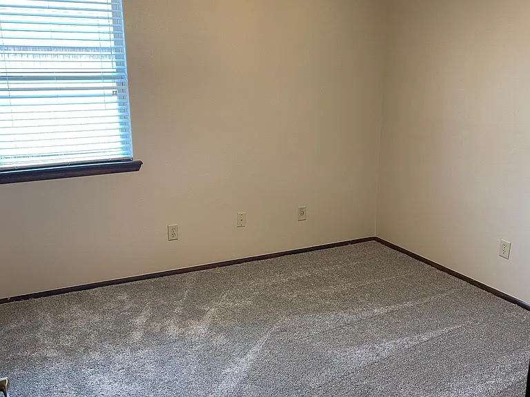 4827 S Austin St — Photo 7