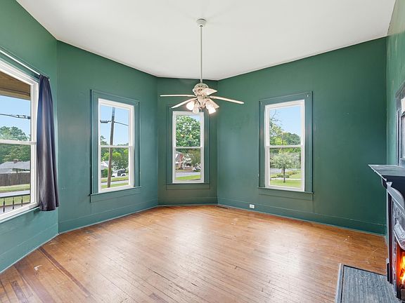 3rd image of 207 River Bluff Dr