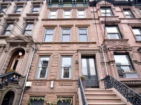 930 Hudson Street image 1 of 14
