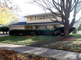 5305 Arapahoe Ln, Madison, WI 53704