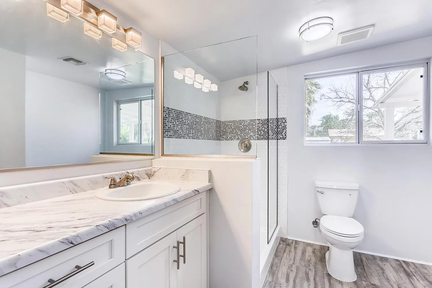 3 bed, 1250 sqft, $2,850 — Photo 3