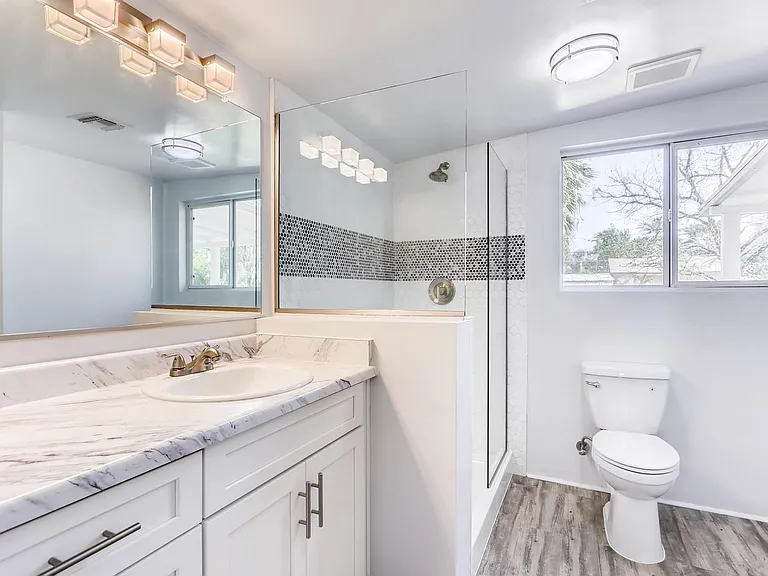 1215 S Judd St — Photo 3