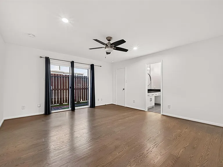 5524 Beverlyhill St #2 — Photo 36