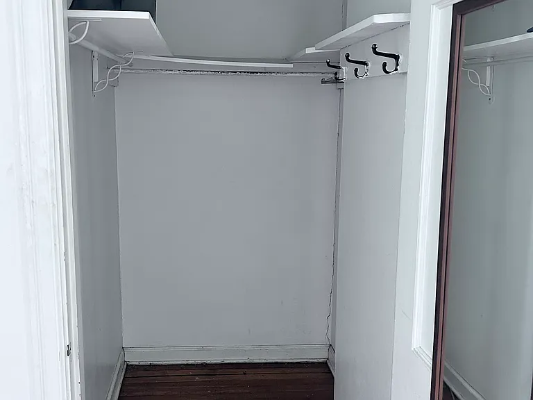 5917 Walnut St #8 — Photo 5