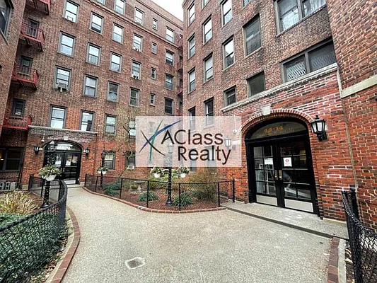 Rented by A Class Realty International | media 28