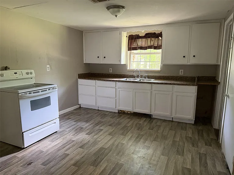 5764 Cessna Dr — Photo 7