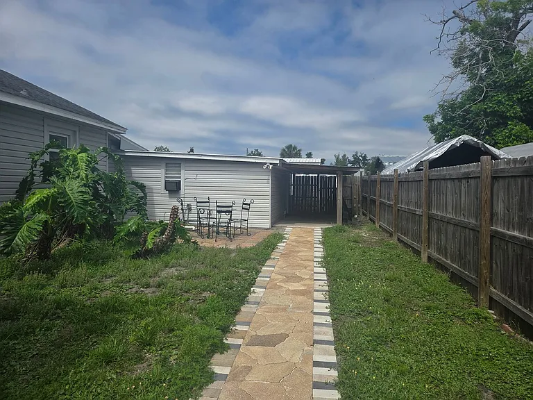 1525 Oak Ave — Photo 12