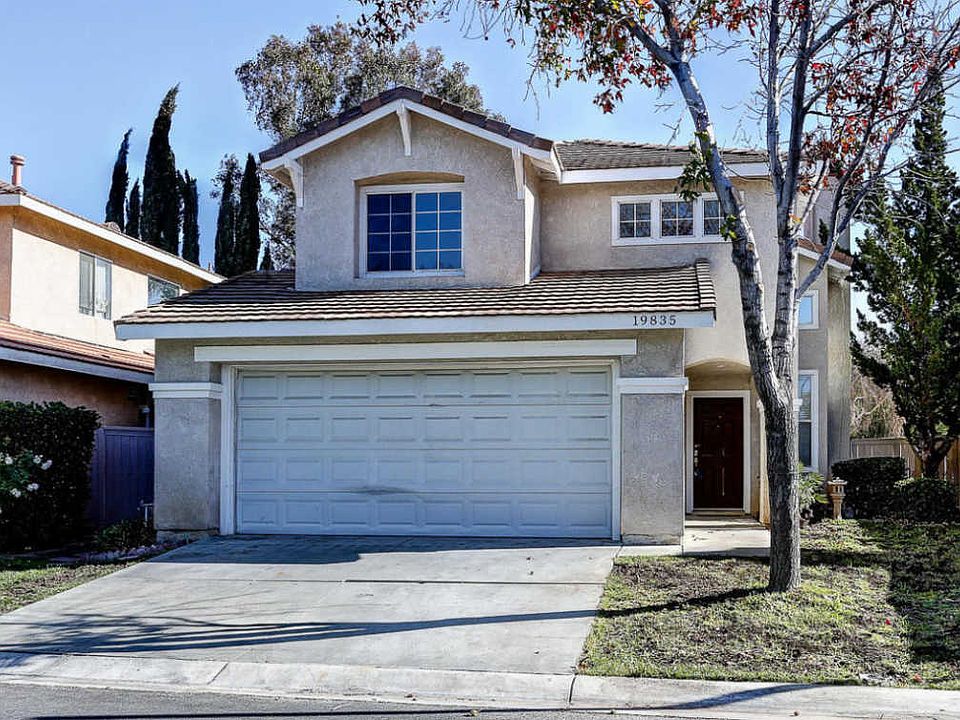 1st image of 19835 Blackbird Ln
