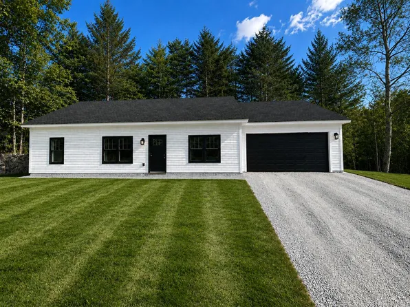 11 Car-Ty Court, Lewiston, ME 04240