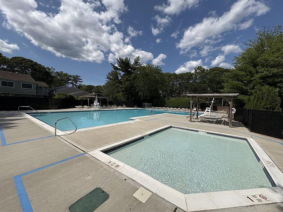1st image of 219 Springmeadow Dr Unit J