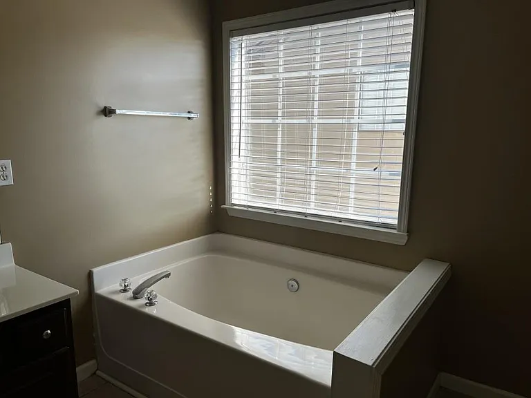 577 Ashland Pkwy — Photo 22