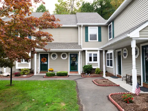 152 Summerhill Road #152, Wallingford, CT 06492