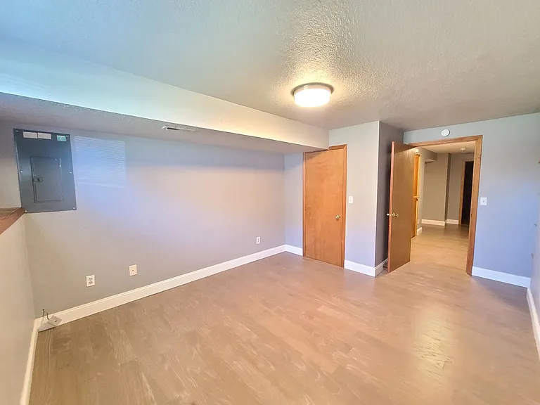 3425 E 61st Ave — Photo 31