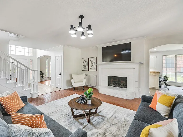 4325 Angelina Dr — Photo 8