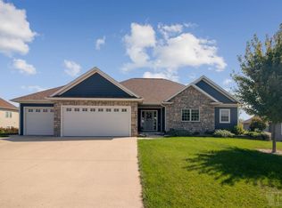 206 Utrecht Laan, Pella, IA 50219