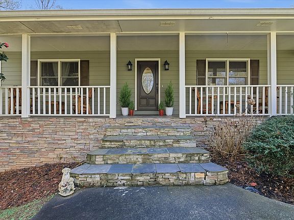 5th image of 555 McKenzie Bridge Rd