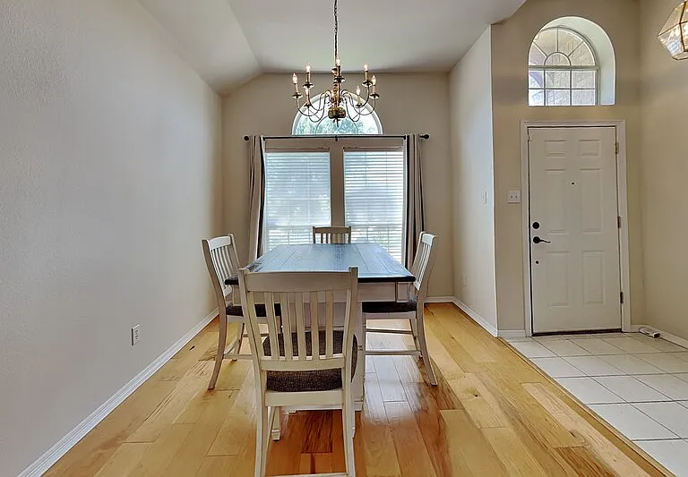 1716 Alpine Dr — Photo 6