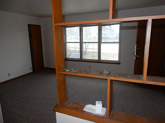 3rd image of 3128 W Fardale Ave #8